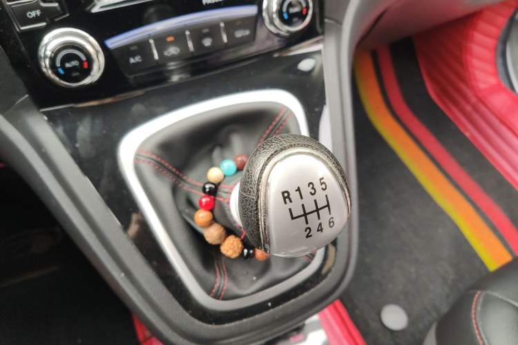 Used Haval H6 2016 Upgraded Model 1.5T Manual Two-Wheel Drive Elite Version