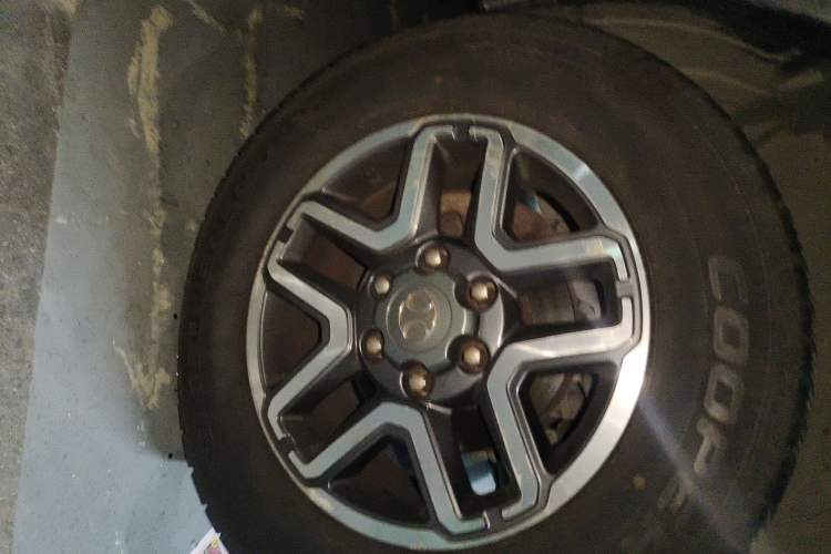 Used BAIC Off-Road BJ40 2016 40L 2.3T Automatic All-Wheel Drive Premium Edition Right Front Wheel Hub