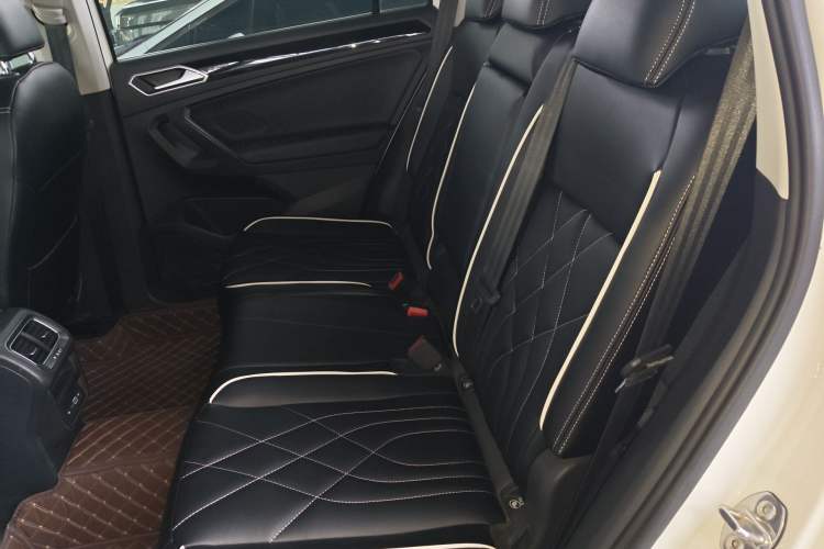 Used Volkswagen Tiguan L 2022 330TSI Automatic Two-Wheel Drive Comfort Edition Left Rear Seat