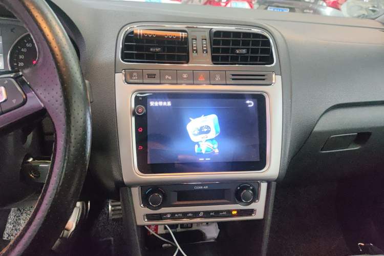 Used Volkswagen Polo 2018 1.5L Cross Polo Automatic Audio And AC Panel