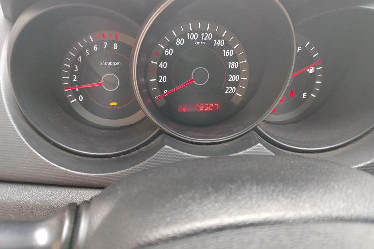 Used Kia Forte 2012 1.6L MT GL Commemorative Edition Odometer Close Up