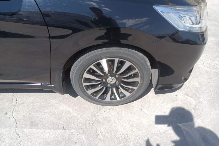 Used Honda Crider 2013 1.8L automatic luxury edition
