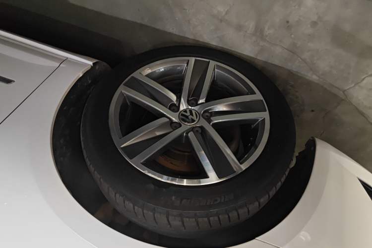 Used Volkswagen FAW-Volkswagen CC 2016 1.8TSI Luxury Model Left Front Wheel Hub