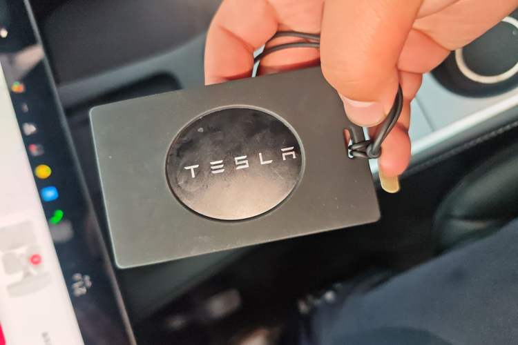Used Tesla Model Y 2021 Long-Range All-Wheel-Drive Version Vehicle Key