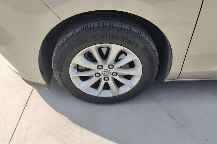 Used Buick GL8 2017 ES 28T Premium Version China V Standard Left Front Wheel Hub