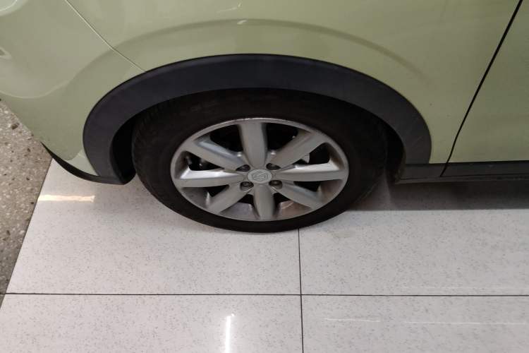 Used Leapmotor T03 2022 YAOJIN Edition Left Front Wheel Hub