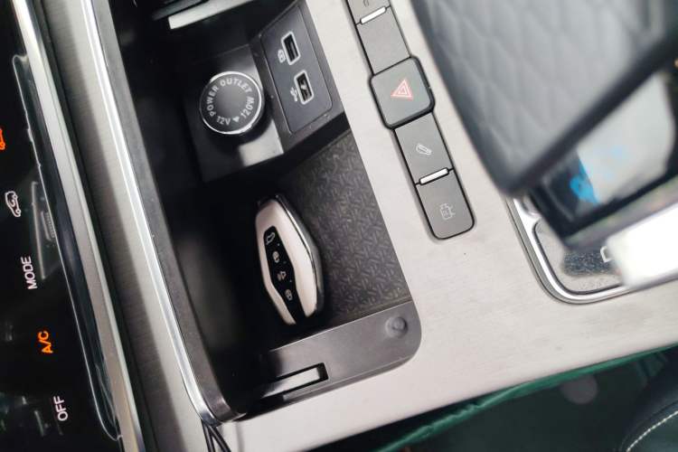 Used JETOUR X70 PLUS 2021 1.5T DCT Mountain 7-Seater
