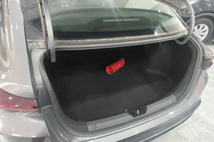 Used GAC Trumpchi EMPOW 2022 270T DCT J16 R-Style Track Edition Trunk