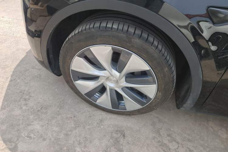 Used Tesla Model Y 2022 Revised Version Rear-Wheel Drive Left Front Wheel Hub