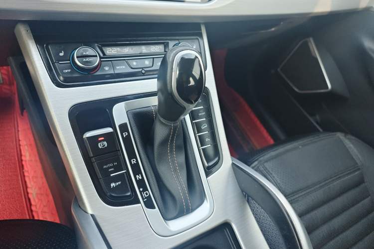 Used Geely Auto Emgrand X7 Sport 2016 1.8TD Automatic ZhiZun Version
