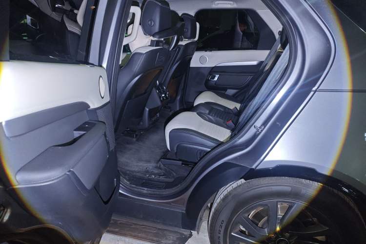 Used Land Rover Discovery 2021 360 PS R-Dynamic S