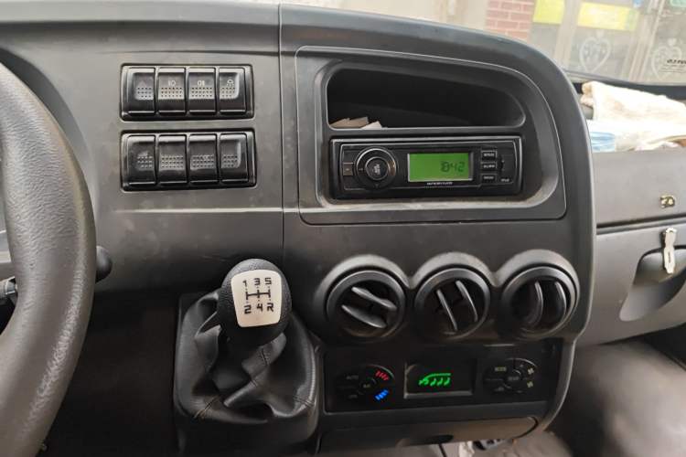 Used Iveco Power Daily 2017 2.5T Classic A37 High-Roof 7-Seater Passenger Van 47Z5
