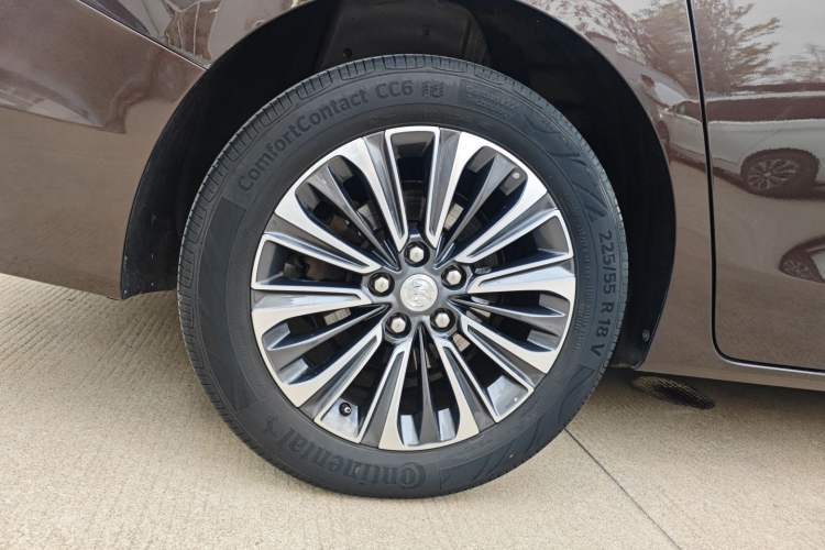 Used Buick GL8 2021 ES Landtrek 653T Luxury Model Exterior 5