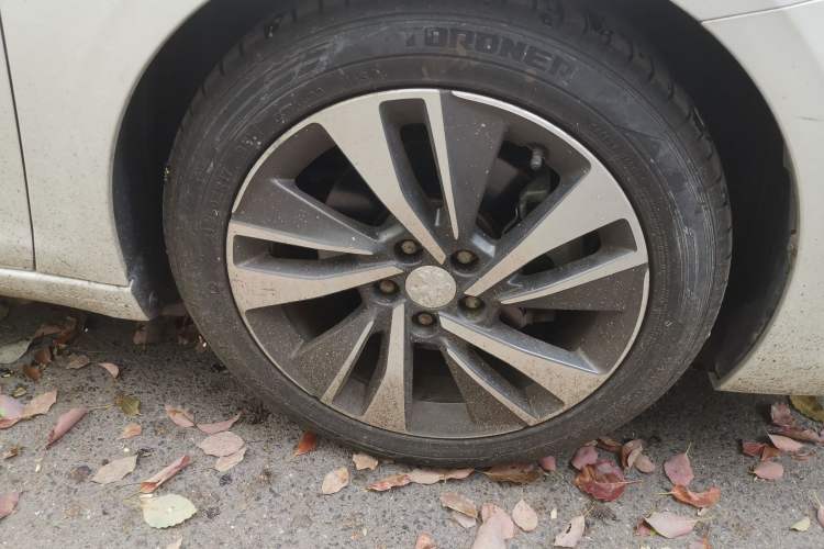 Used Peugeot 408 2019 360THP Automatic Luxury Edition China VI Standard Right Front Wheel Hub