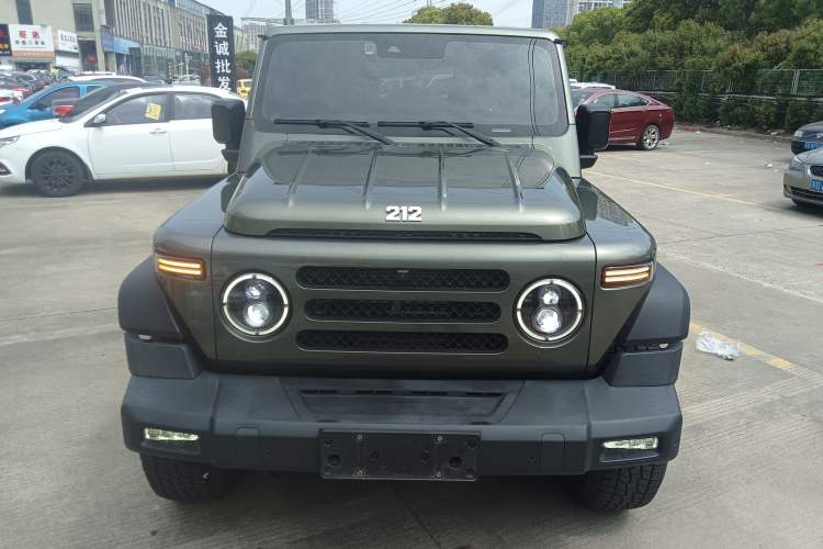 Used 212 T01 2024 2.0T Explorer Front