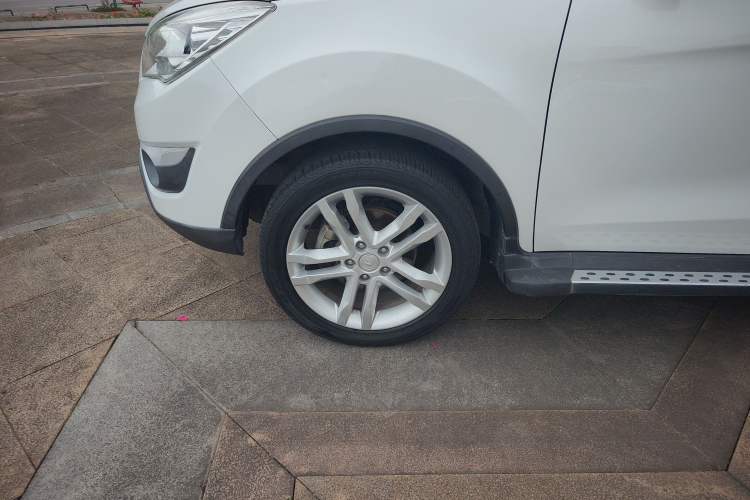 Used CHANGAN CS35 2016 1.6L Manual Luxury Model China V Standard Left Front Wheel Hub