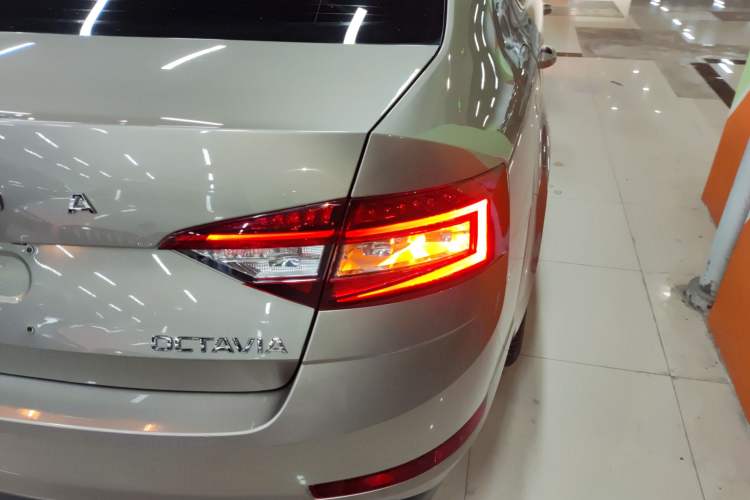 Used Skoda Octavia 2022 1.5L Automatic Comfort Edition Right Rear Taillight