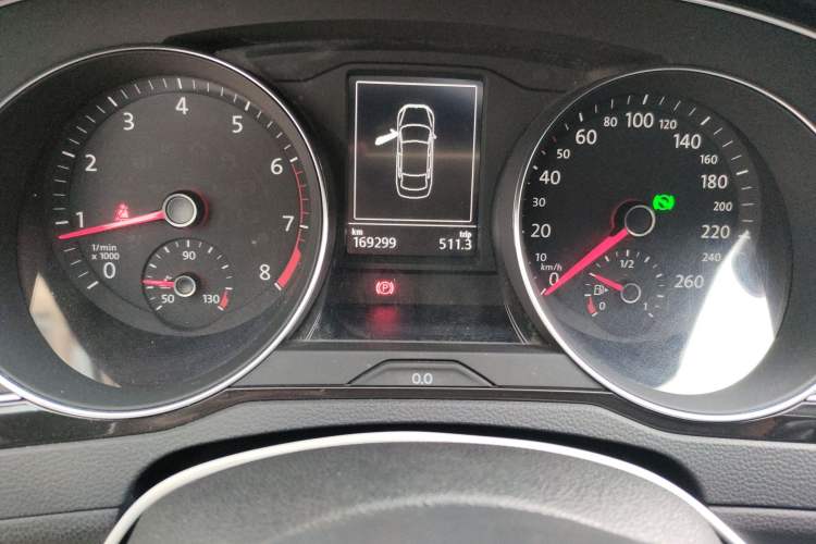 Used Volkswagen Magotan 2017 330TSI DSG Leading Model Odometer Close Up