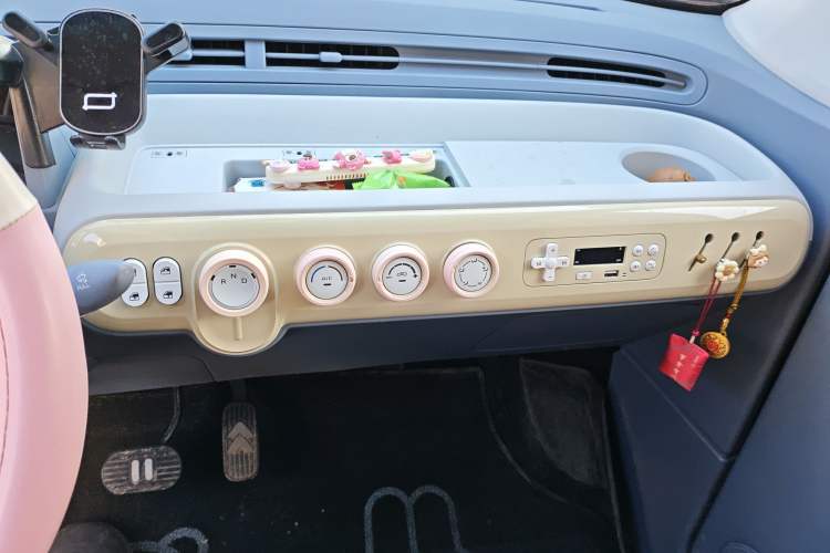 Used Bestune Pony 2024 170km Vitality Horse Audio And AC Panel