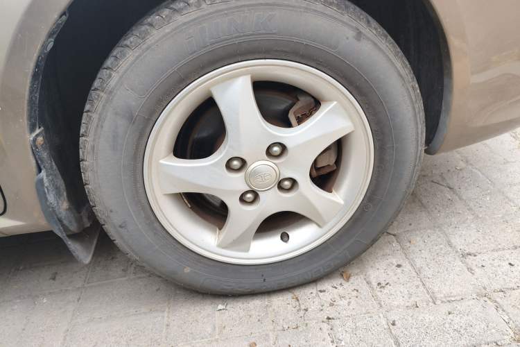 Used FAW Weizhi V5 2013 1.5L Manual Elite Model China IV Standard