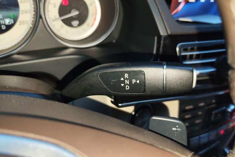 Used Mercedes-Benz E-Class 2015 E 260 L Sport Edition Gear Lever