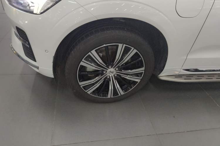 Used Volvo XC60 New Energy 2023 T8 Plug-in Hybrid Long-Range All-Wheel Drive Smart Luxury Edition
