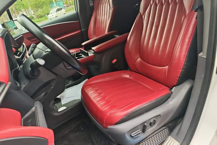 Used Toyota Granvia 2023 2.5L Hybrid Comfort Edition