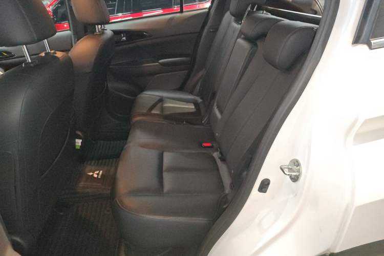 Used Mitsubishi Eclipse Cross 2019 1.5T CVT Two-Wheel Drive Dream Edition China VI Standard