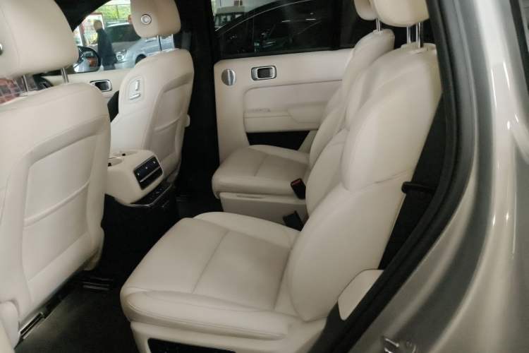 Used Li Auto L8 2023 Max model
