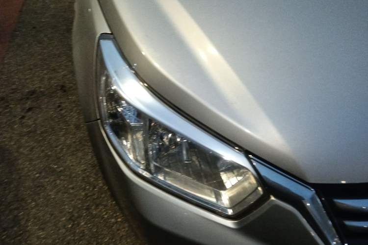 Used Venucia R50 2015 1.6L Automatic Luxury Edition
