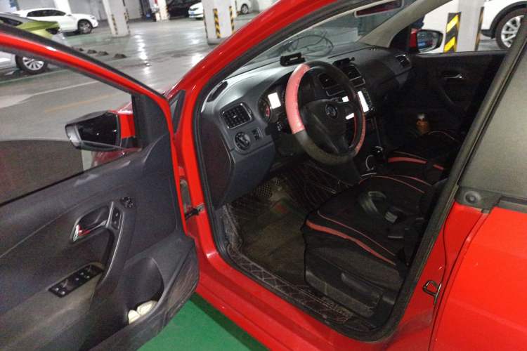 Used Volkswagen Polo 2014 1.4L Automatic Comfort Edition