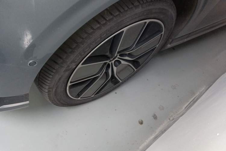 Used XPeng G9 2022 650 Performance Edition Max Exterior 4