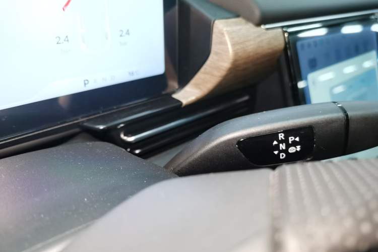 Used XPeng P5 2022 460E+ Gear Lever