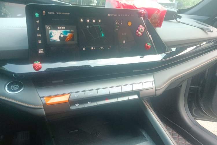 Used CHANGAN UNI-V 2022 1.5T Prestige Version Audio And AC Panel