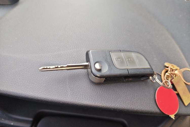 Used Changan Alsvin V3 2012 1.3L Manual Luxury Version China IV Standard