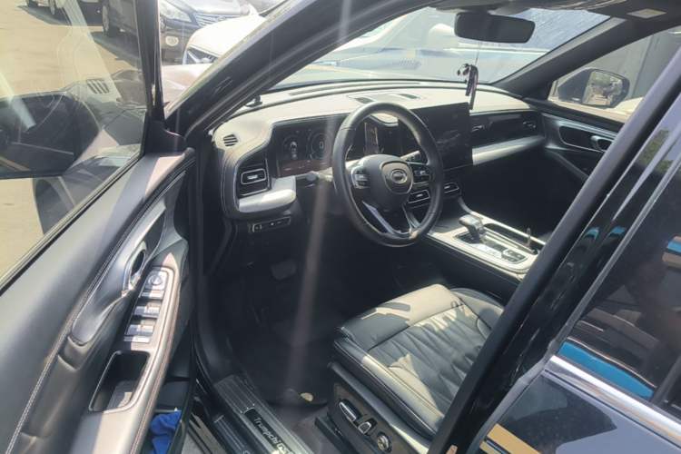 Used GAC Trumpchi GS8 2022 Linghang Series 2.0 TGDI Two-Wheel-Drive Luxury Smart Connectivity Version (7 Seats)