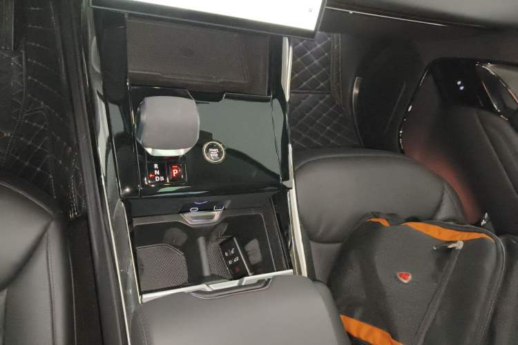 Used Land Rover Range Sport 2024 360 PS S Gear Lever