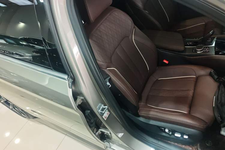 Used BMW 5 Series 2021 530Li Luxury Edition M Sport Package
