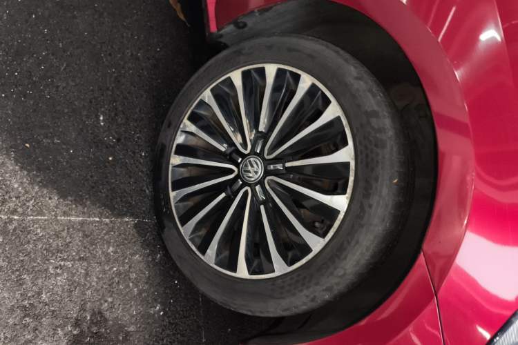 Used Volkswagen Passat 2016 330TSI DSG Prestige Edition Right Front Wheel Hub