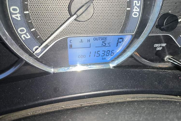 Used Toyota Levin 2016 1.6G CVT Elite Edition Odometer Close Up