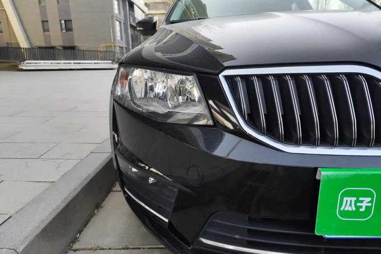 Used Skoda Octavia 2016 1.6L Automatic Smart Drive Edition
