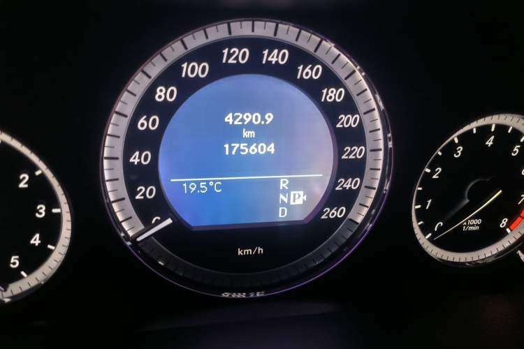 Used Mercedes-Benz E-Class 2011 E 300 L Elegant Model