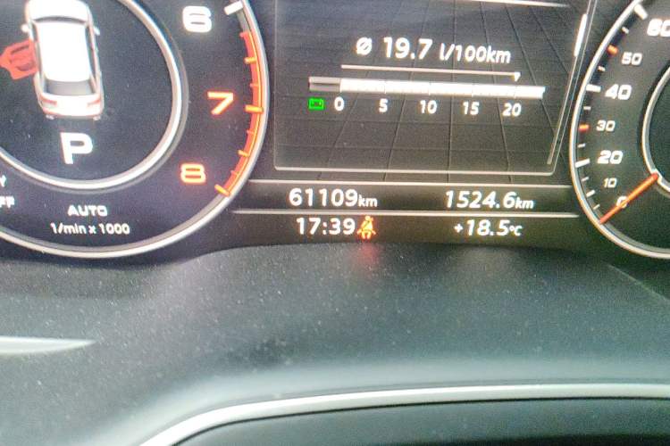 Used Audi Q7 2019 55 TFSI Technology Edition Odometer Close Up