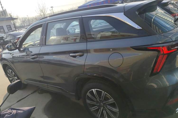 Used Changan CS75 PLUS 2024 3rd Generation Champion Edition 1.5T Intelligent Drive Dynamic Model
