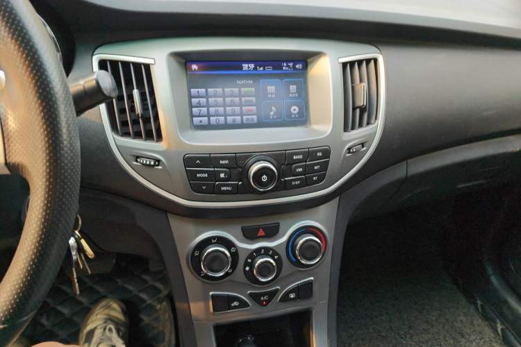 Used Cowin C3 2015 1.5L AMT Gold Diamond Edition Audio And AC Panel