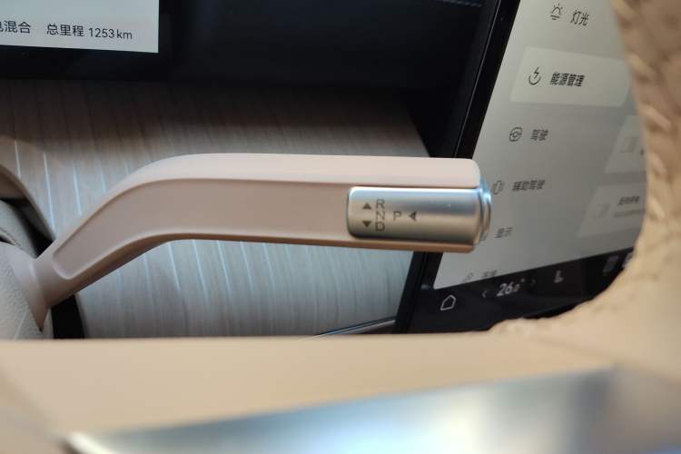 Used Chery T11 2026 Model 220 All-Wheel Drive Dual IMAX Theater Edition
