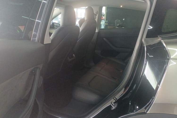 Used Tesla Model Y 2022 Long-Range All-Wheel-Drive Version