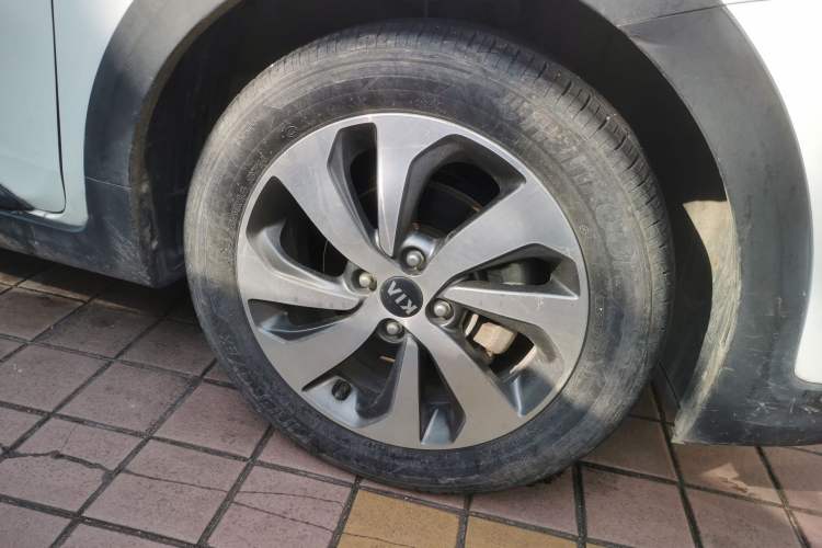 Used Kia KX Cross 2017 1.4L MT GLS
