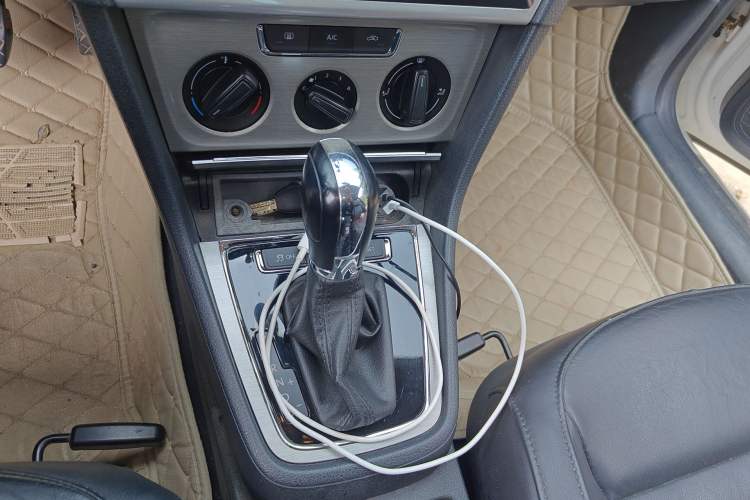 Used Volkswagen Lavida 2013 Restyled Classic 1.6L Automatic Comfort Edition
