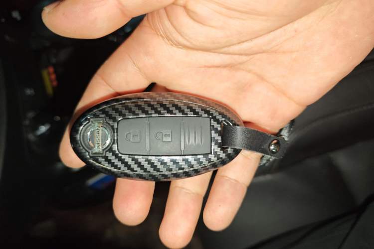 Used Nissan Terra 2018 2.5L Automatic 4x4 Luxury Edition Vehicle Key